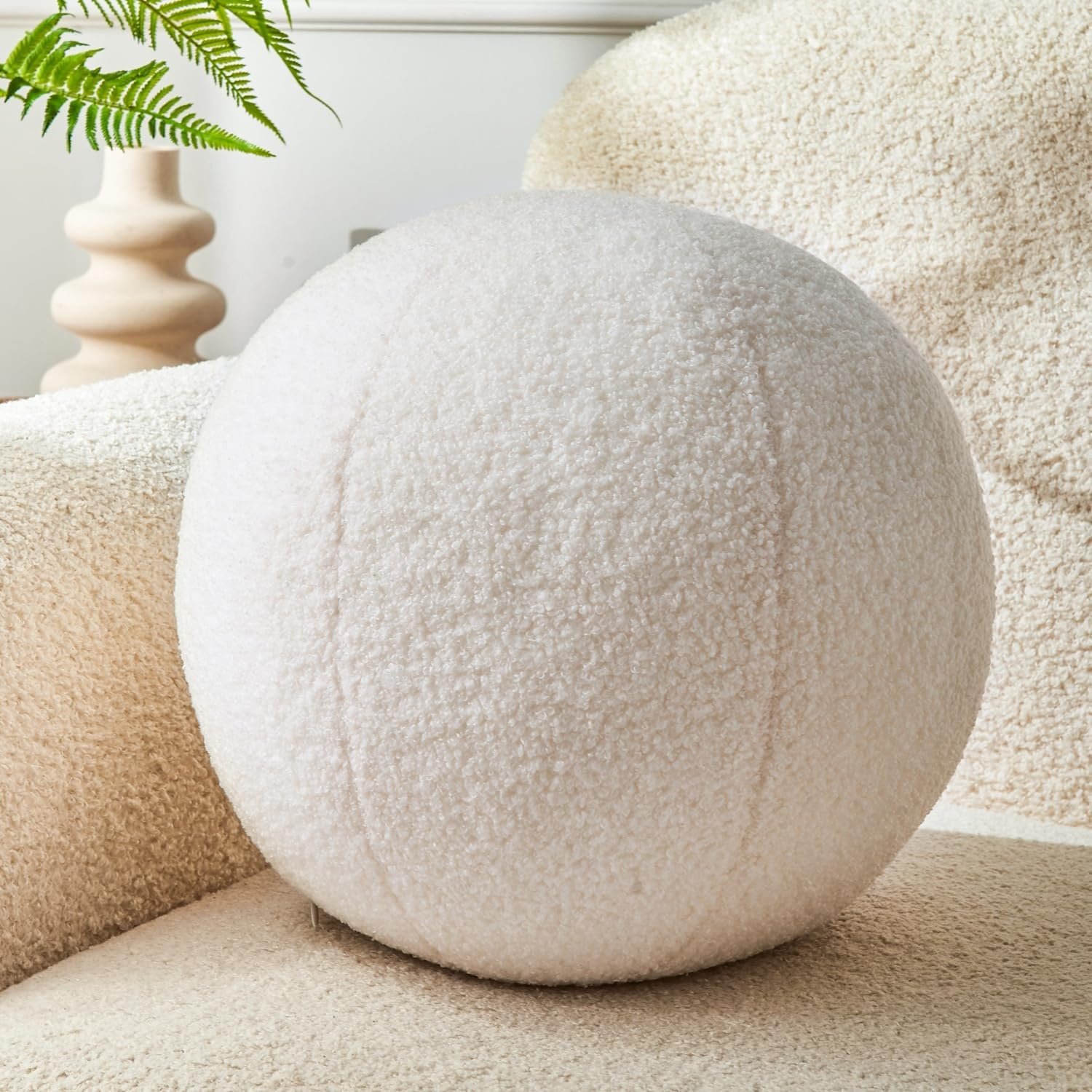 Cream White Ball Pillow 11.8 Inches Boucle Round Throw Pillow Simple Modern Sphere Shaped Throw Pillow，Nordic Style Cushion Decorative Pillow for Couch,Sofa,Bedroom