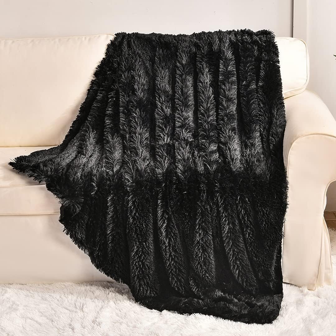 YUSOKI Long Faux Fur Throw Blanket for Sofa Couch,2 Layers,2.1lb,All Ages,Home Decoration, (Black,50″ x 60″)