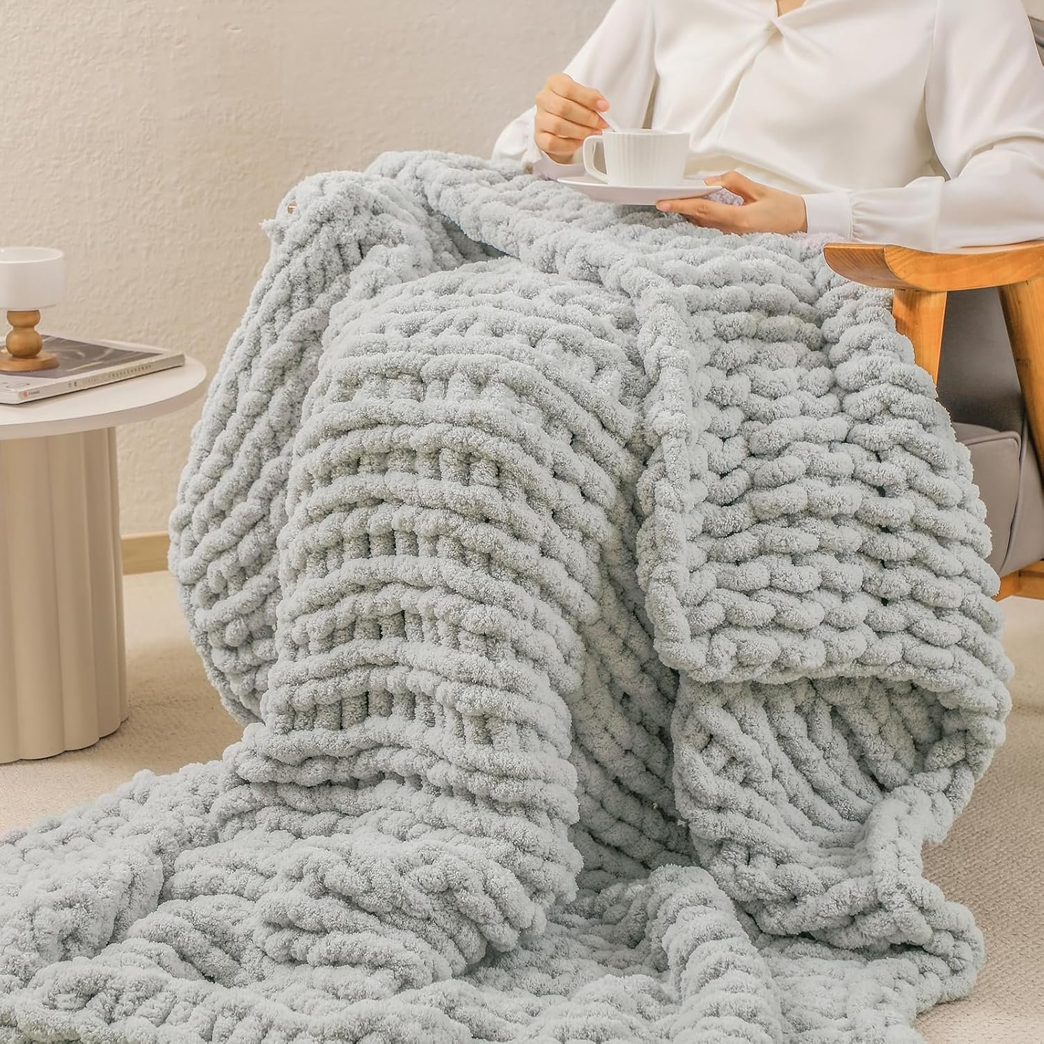 bearberry Chunky Knit Throw Blanket 50×60 Inches Handmade, Soft Jumbo Chenille Yarn with Cable Rope Knot Design | Thick Cozy Large Blanket for Couch, Sofa, Bed & Living Room Home Decor | Light Grey