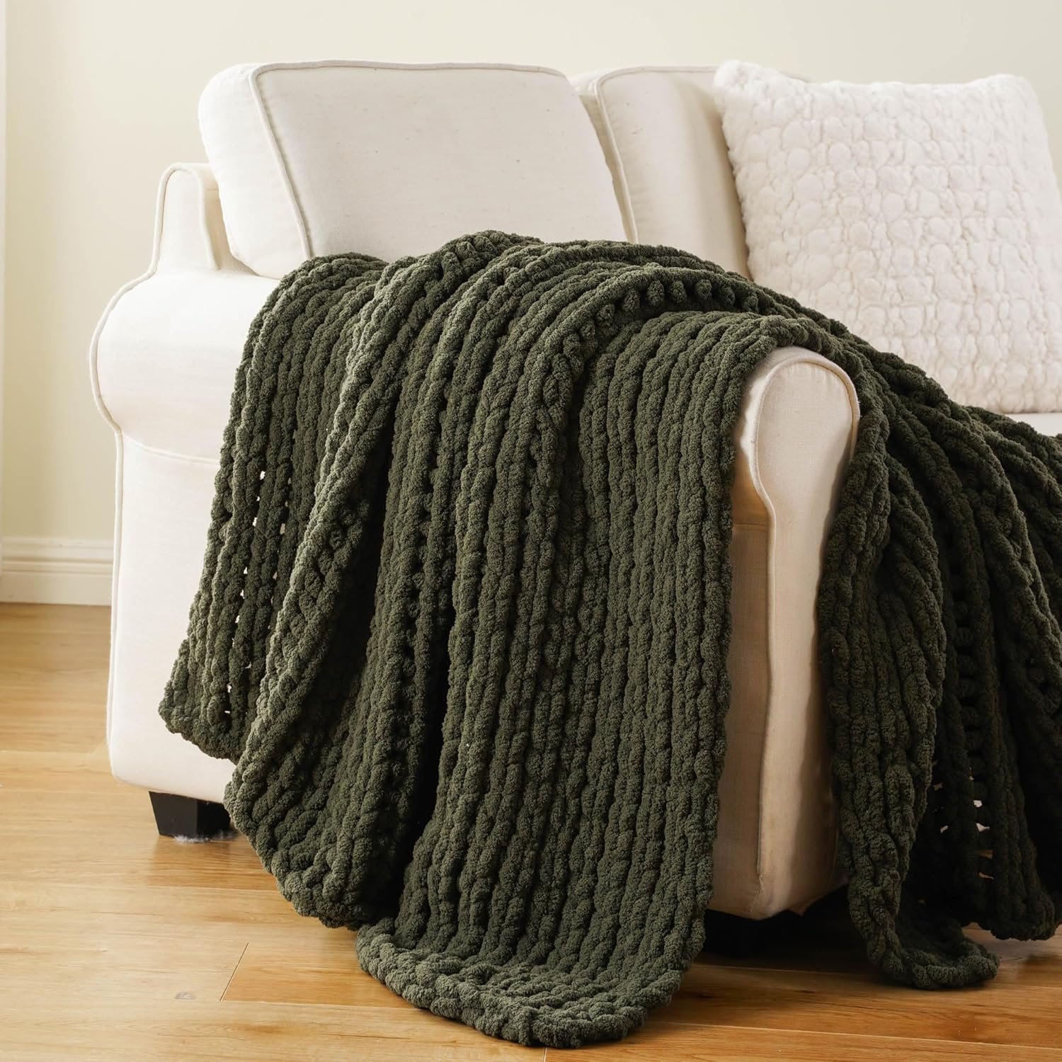 Battilo Olive Green Chunky Knit Throw Blanket, Soft and Thick Green Chenille Throw Blanket, 50″x60″ Handmade Cable Knit Crochet Blanket, Rope Knot Knitted Throw Blankets for Couch Sofa Home Decor