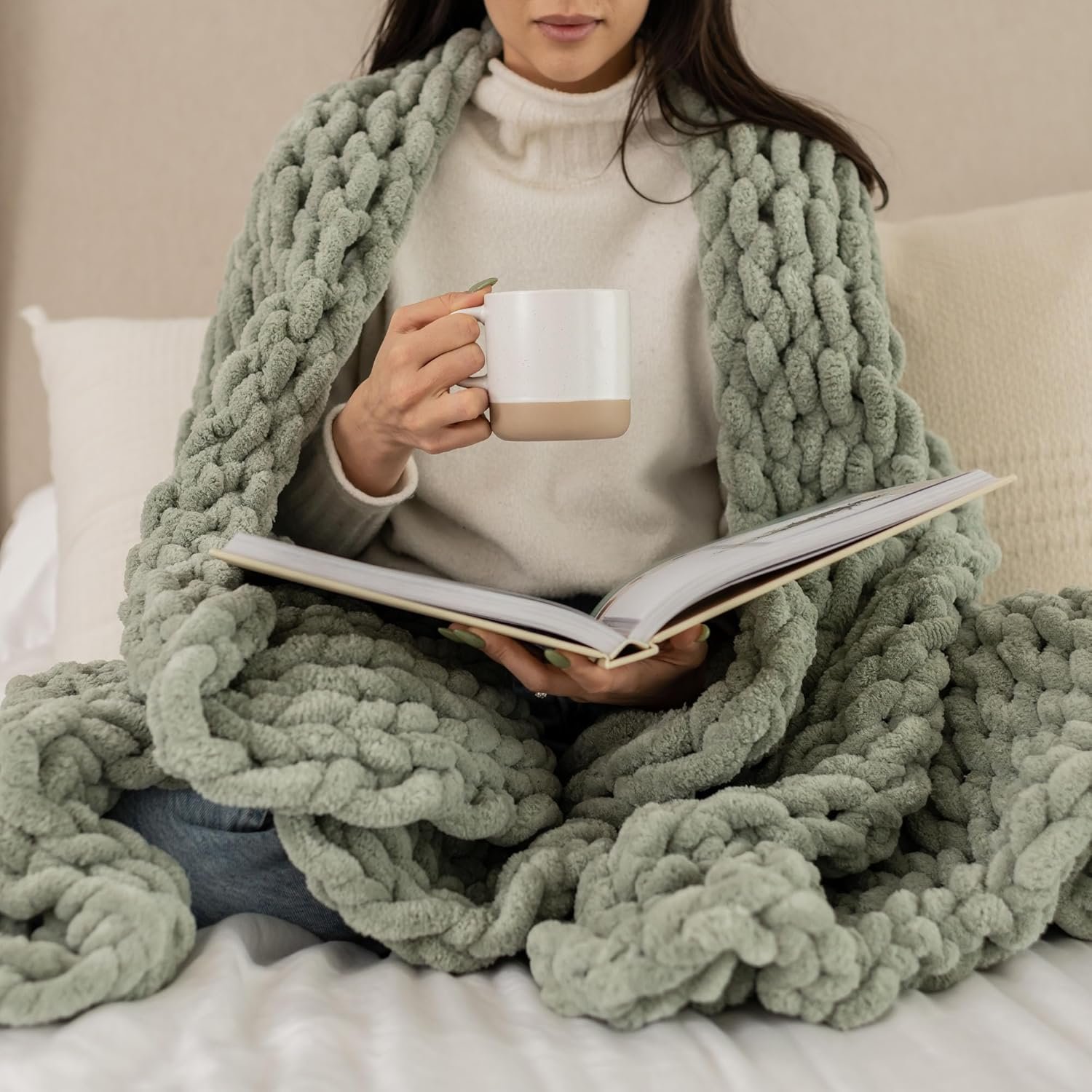 SAMIAH LUXE Chunky Knit Throw Blanket 50×70, Sage Green Chenille Throw Blanket for Couch Bed Sofa, Soft Fluffy Cable Knit Blanket, Oeko-TEX Certified, Machine Washable